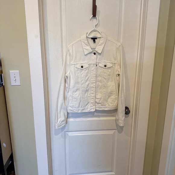 Jean Jacket - Picture 1 of 4